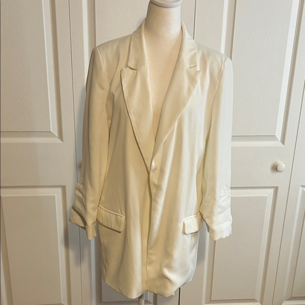 Tahari Elegant Ivory Blazer